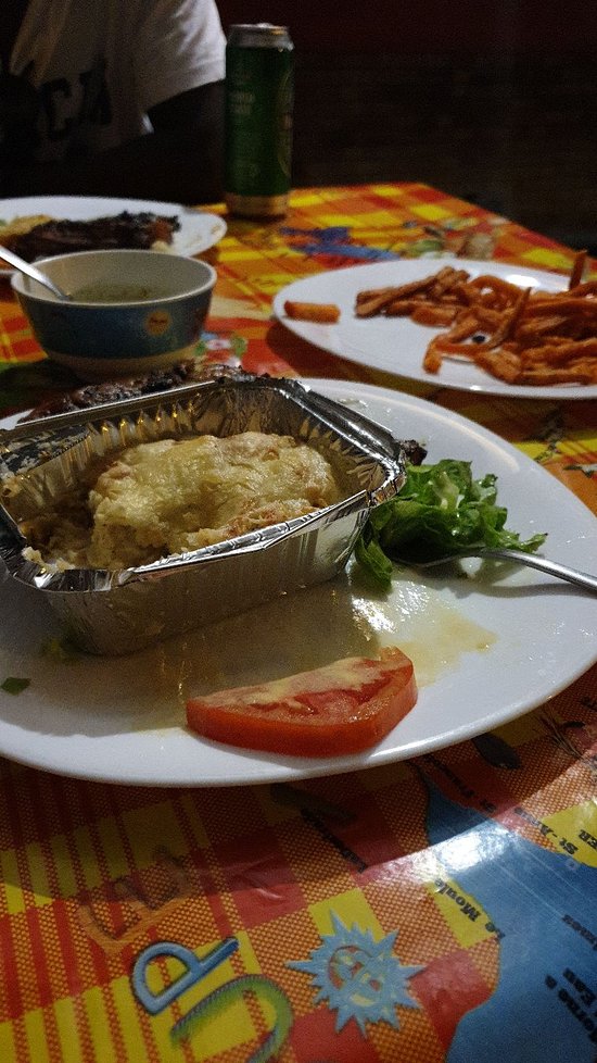 Qu'est-ce qui distingue la cuisine cajun des autres cuisines régionales de la Guadeloupe ?